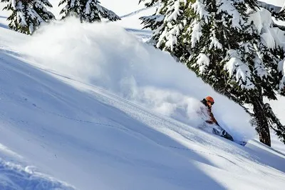 贝加尔斯克火车站附近的滑雪胜地