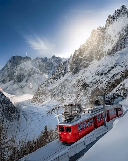 前往法国霞慕尼滑雪胜地的路线